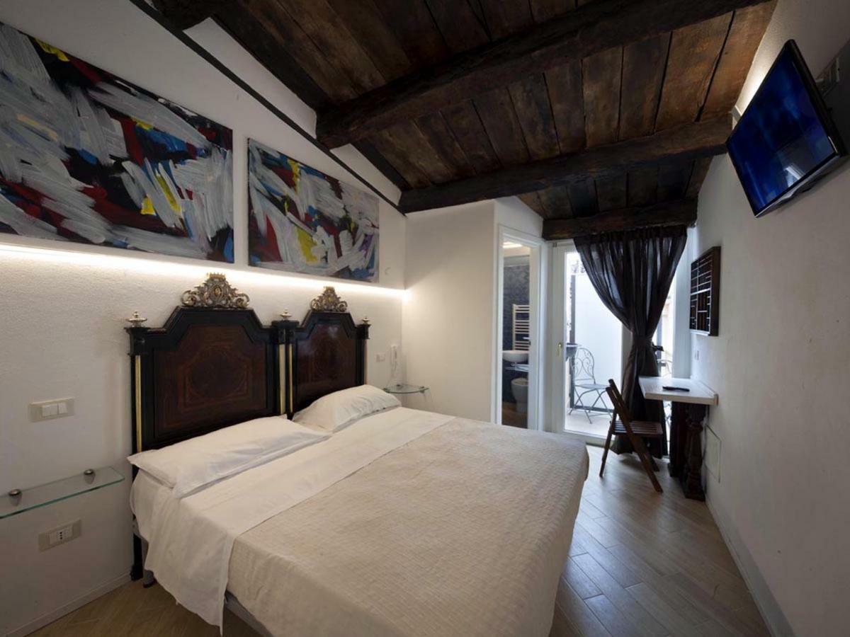 مبيت وإفطار إيسيرنيا Residenze Portacastello المظهر الخارجي الصورة